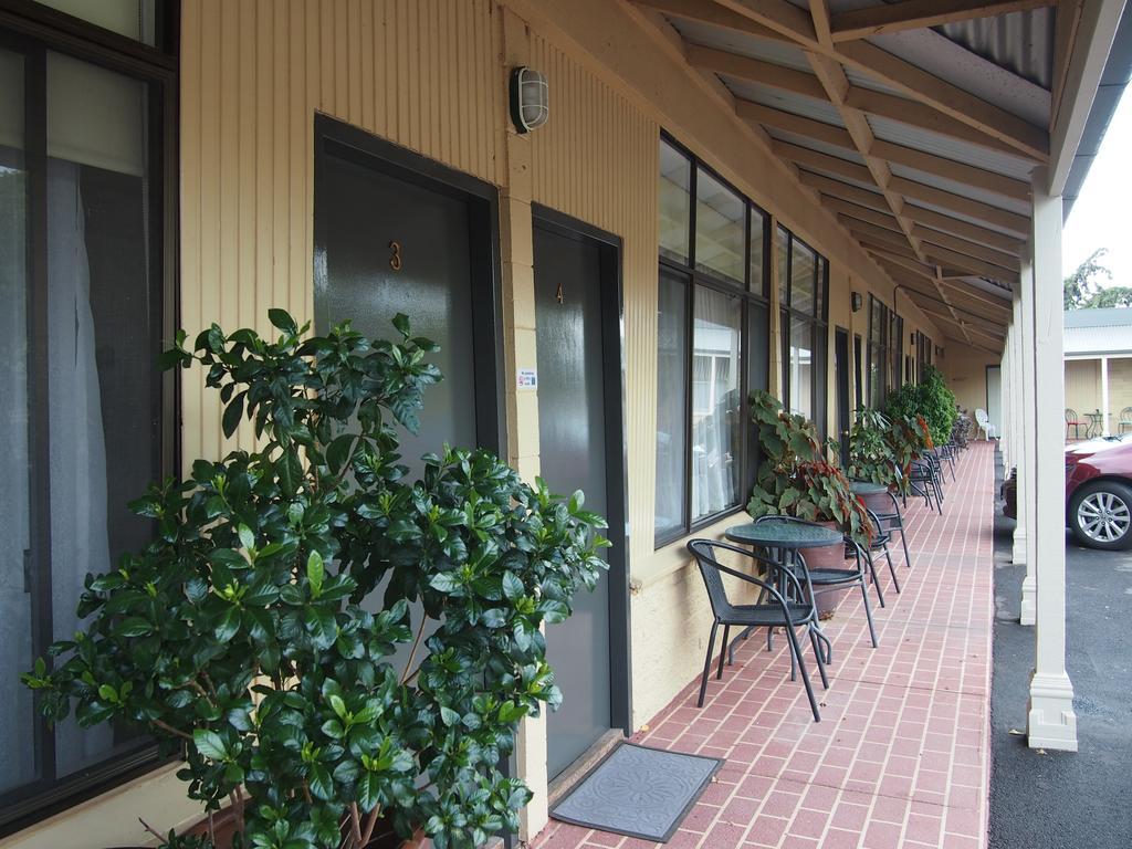 Murray River Motel Суон Хил Екстериор снимка